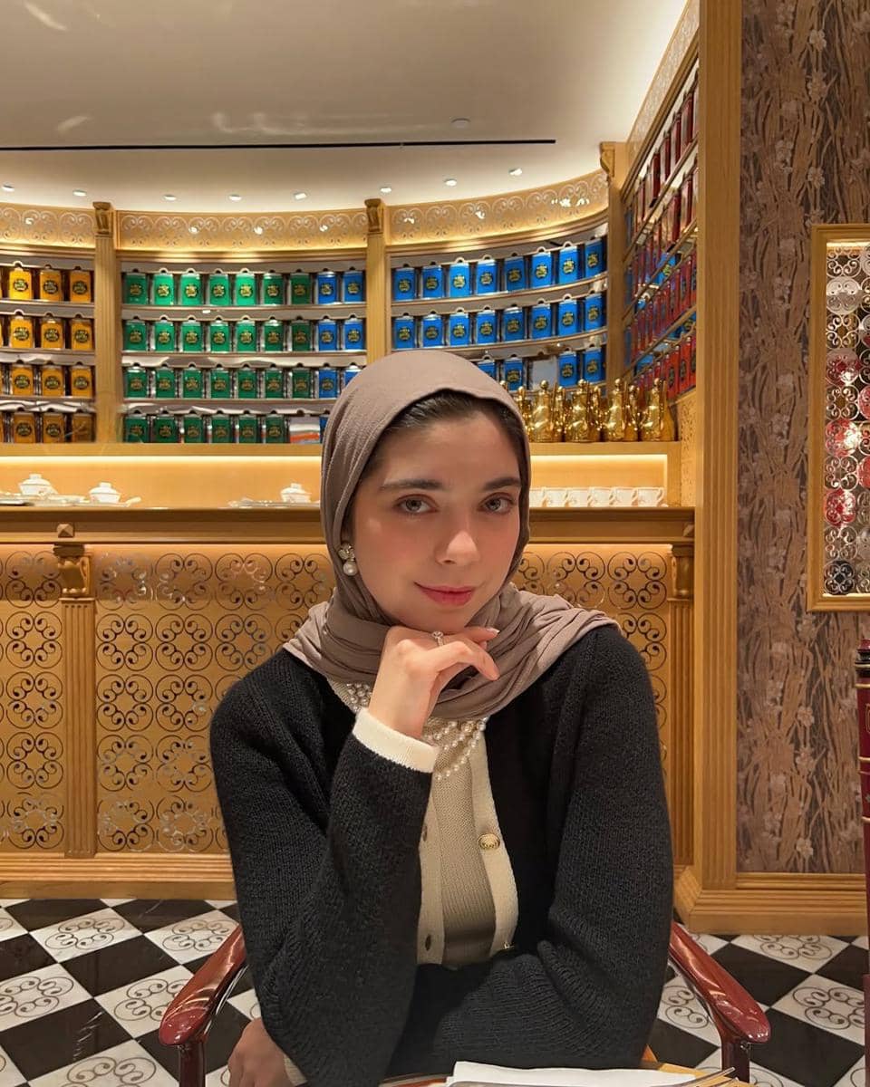 profil Isabel Azhari