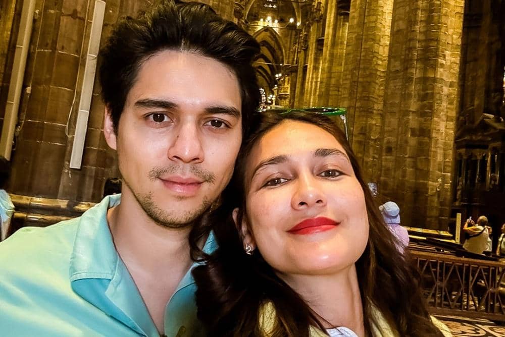 Como moments, captured in soft light and softer smiles🤍.jpg