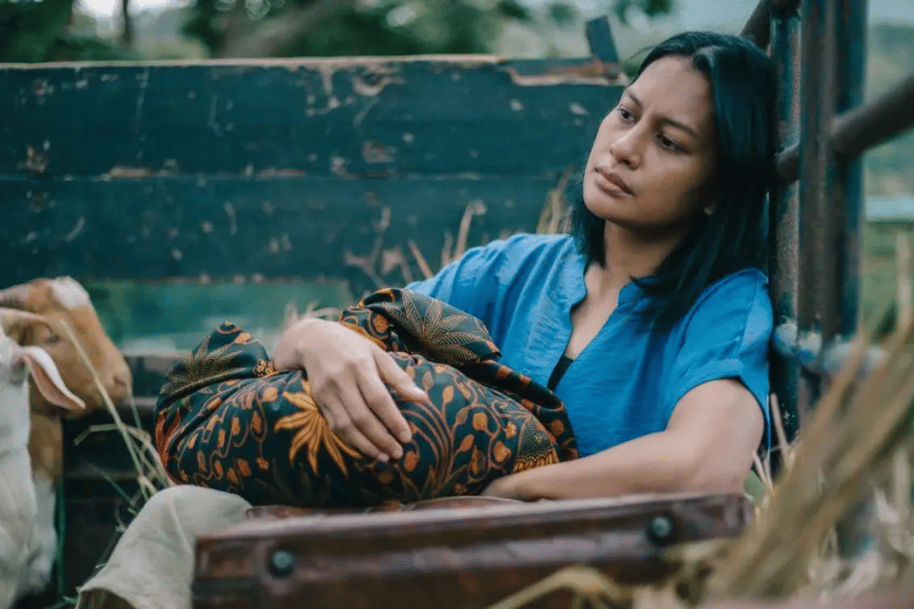 Perempuan Pembawa Sial