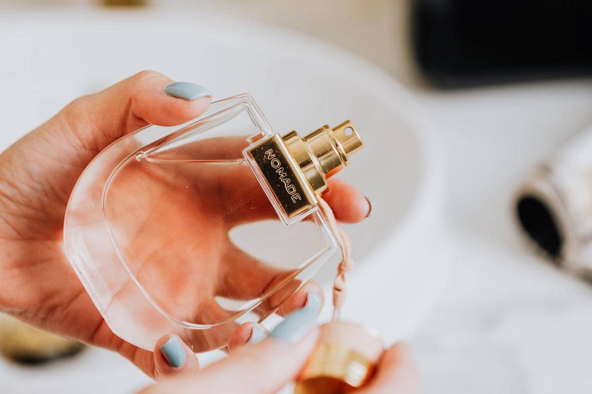 ilustrasi parfum 