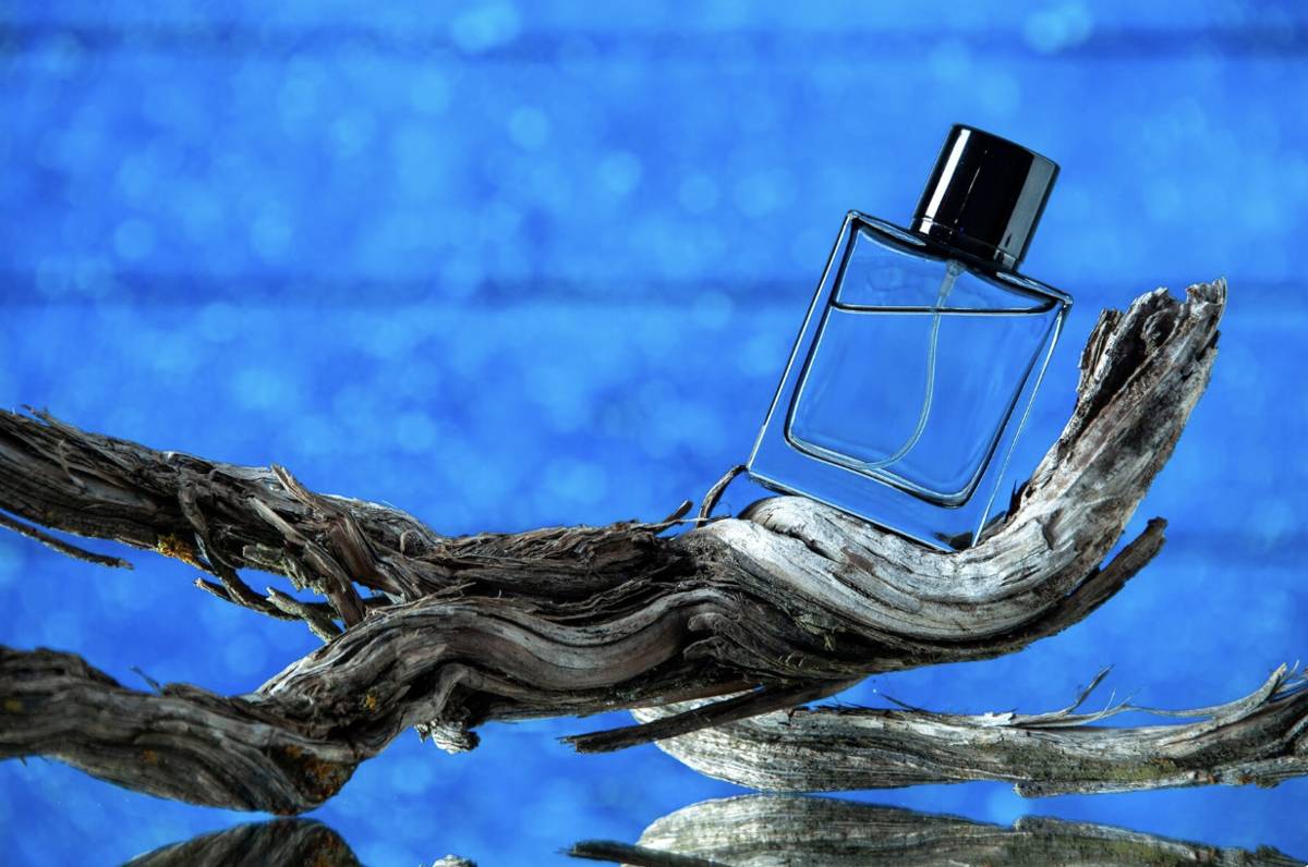 ilustrasi parfum wangi aquatic seperti apa