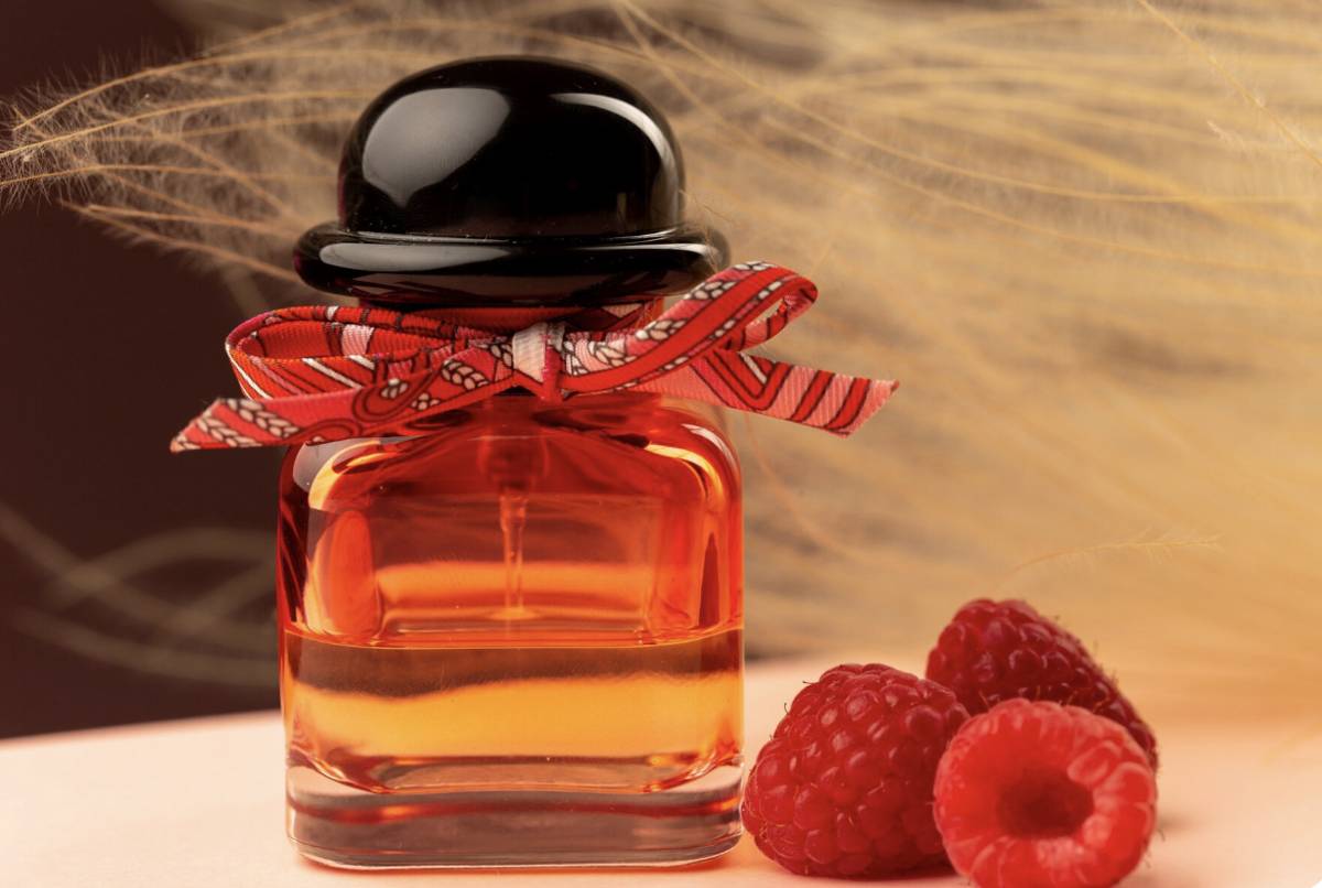 ilustrasi parfum aroma fruity
