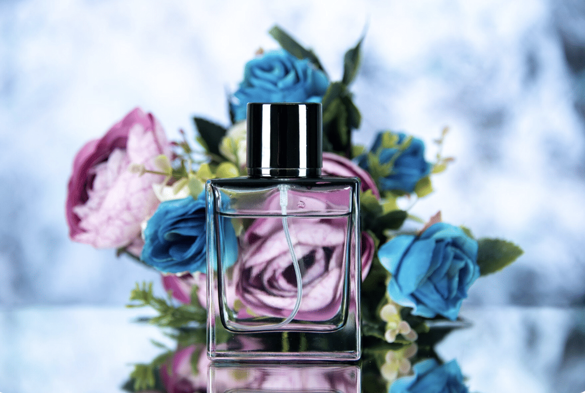 ilustrasi parfum floral