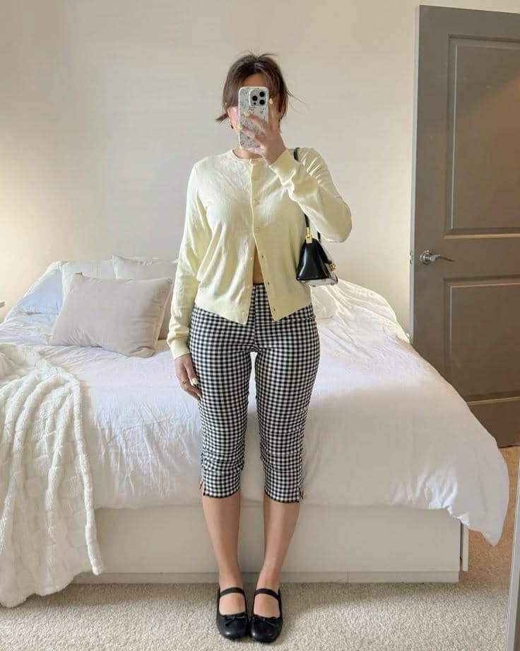 Capri Pants Kotak dan Cardigan Kuning