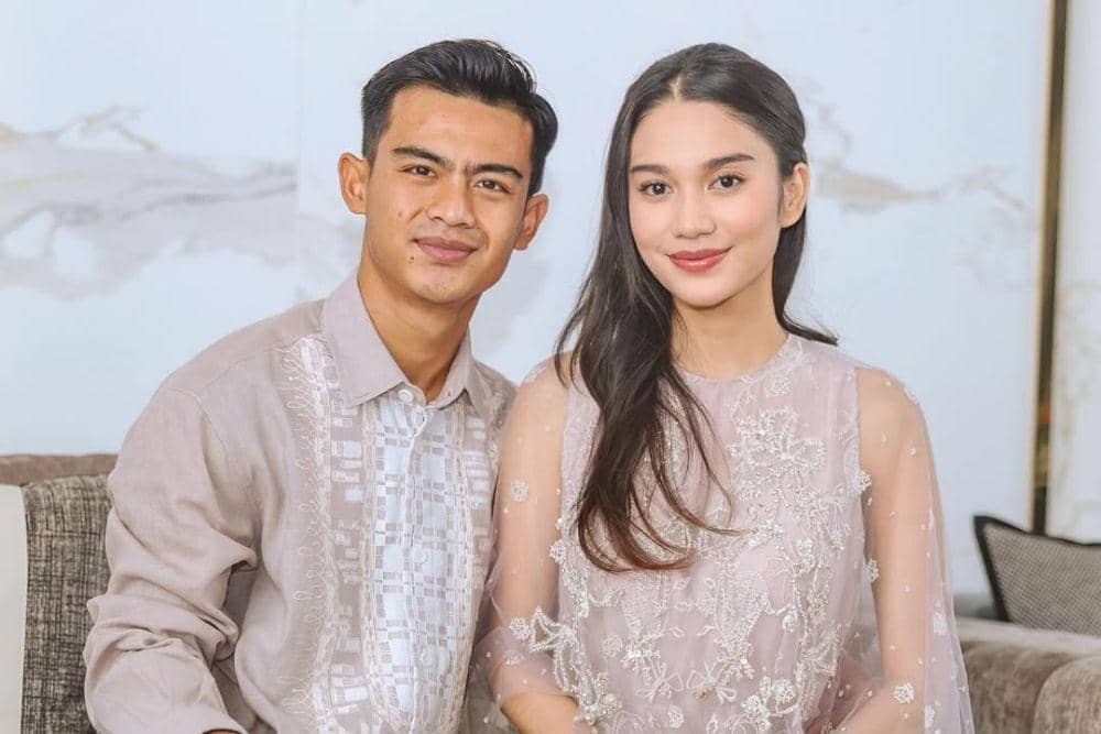 Perbandingan Keluarga Azizah Salsha dan Pratama Arhan