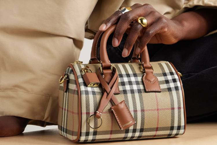 Cover Burberry - net-a-porter.com .png