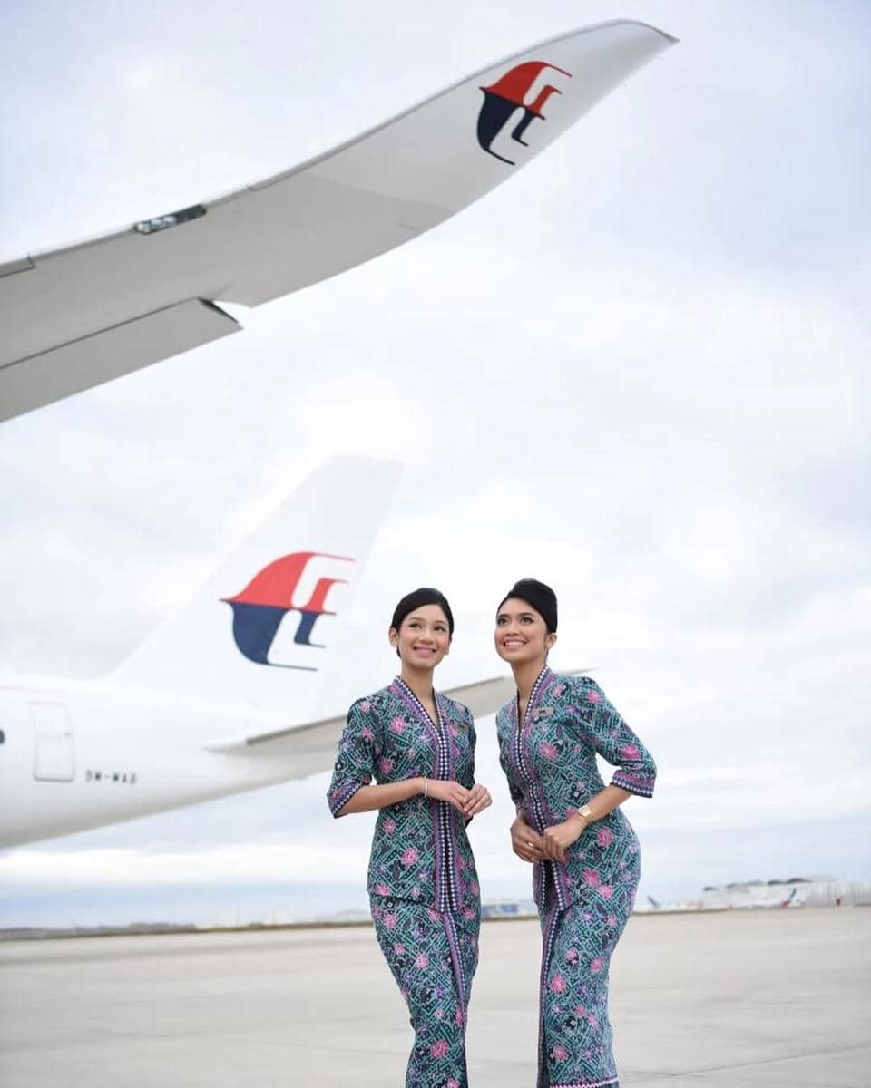 10 Maskapai Penerbangan Dunia dengan Awak Kabin Terbaik 2025
