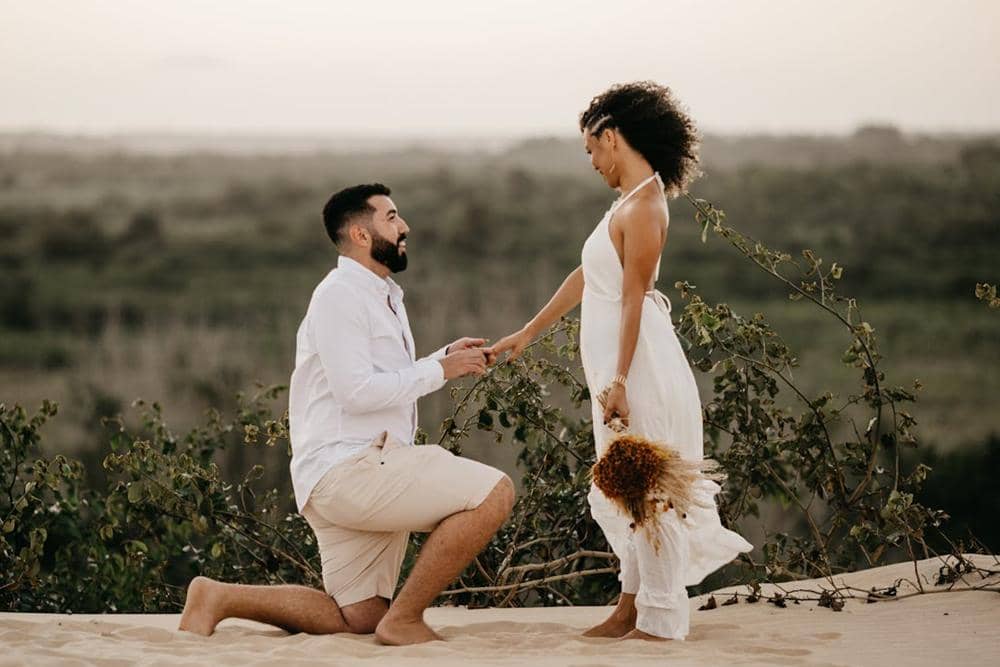 ilustrasi laki-laki melamar kekasih (pexels.com/Jonathan Borba)