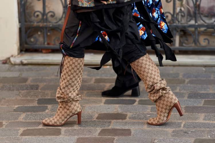 Cover Boots Gucci - elle.com .png