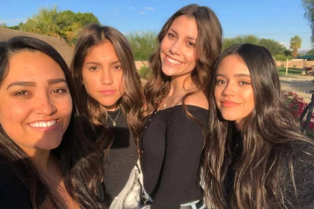 jenna-ortega-sisters-siblings.jpg