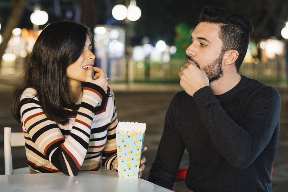ilustrasi pasangan berkencan (freepik.com/freepik)