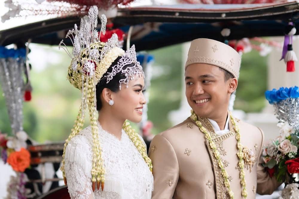 As love entwined between these two beautiful souls, @namiradjani and @auditya_fp. Can't wait to .jpg