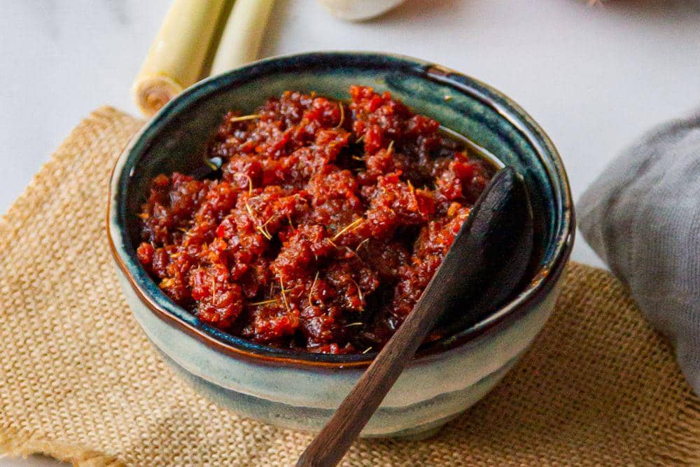 Ilustrasi sambal bawang terasi. (Situs woonheng.com)