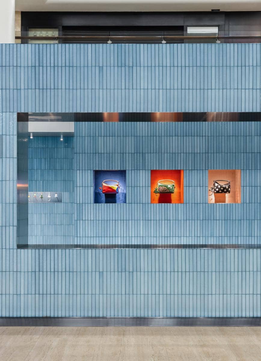 LOEWE Puzzle 10 Collection Pop Up 8.jpg