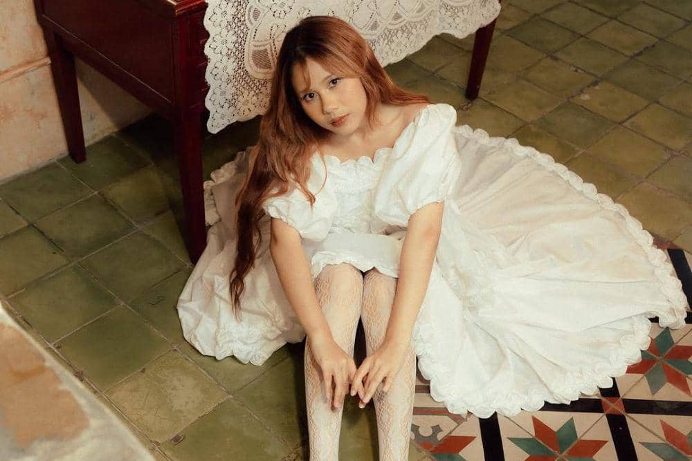 Nadin Amizah (instagram.com/cakecaine)