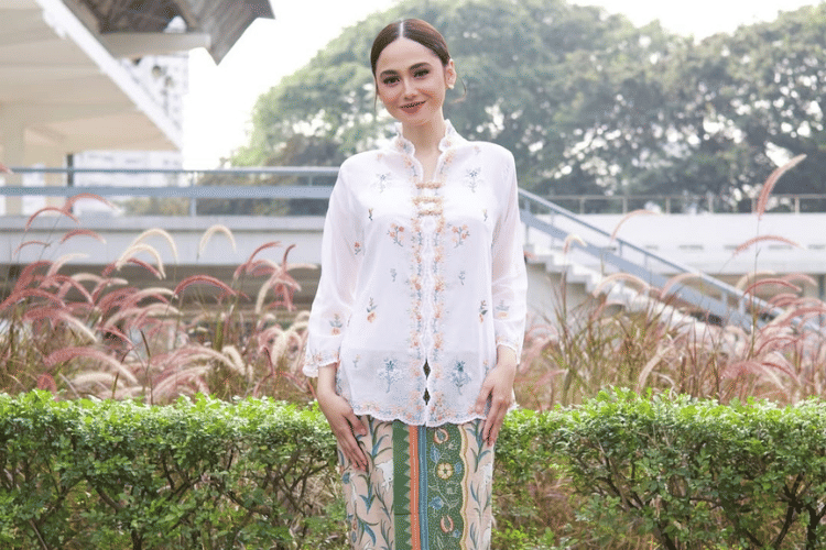 Cover Kebaya Artis - instagram.comsyifahadju.png
