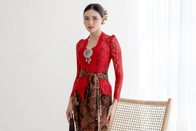Cover Kebaya HUT RI - instagram.comyuli_kebayabali.png