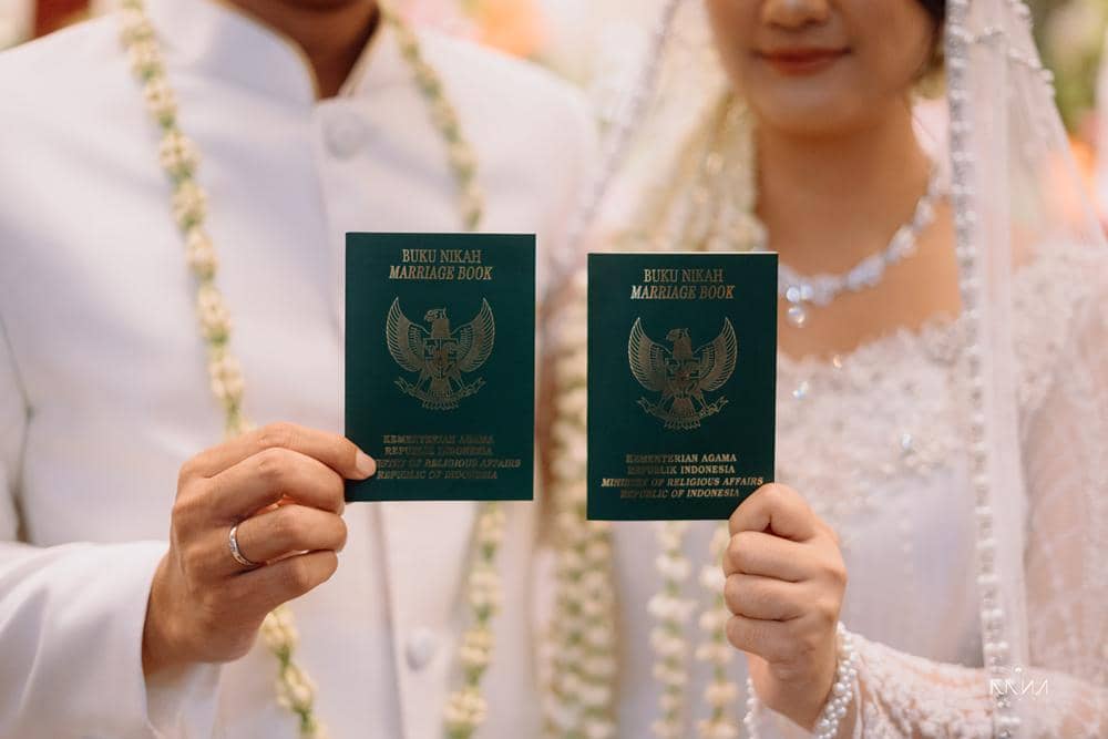 ilustrasi buku nikah (bridestory.com)