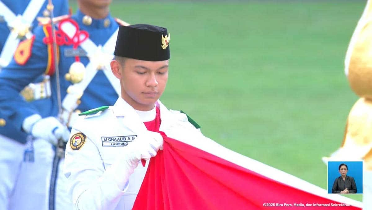 Pengibar Bendera 7.jpg
