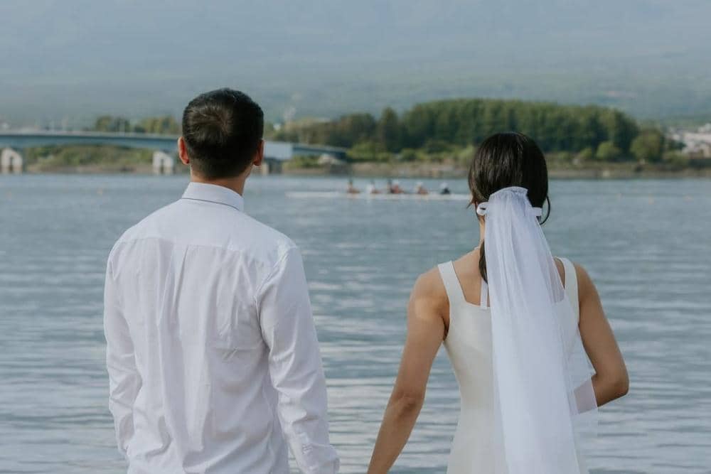 안녕하세요. 메이제이입니다. 인생에 함께 걷고 싶은 사람이 생겼어요! 올 9월, 저희의 새로운 여정을 시작하려 합니다.늘 보내주신 사랑과 응원에 감사드리며, 따뜻한 마음으로 (1).jpg