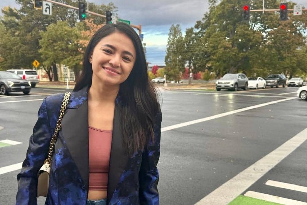 Thank you for seeing me differently.WardrobeBlazer by @renzilazuardiPants by @lookatheratelier.jpg