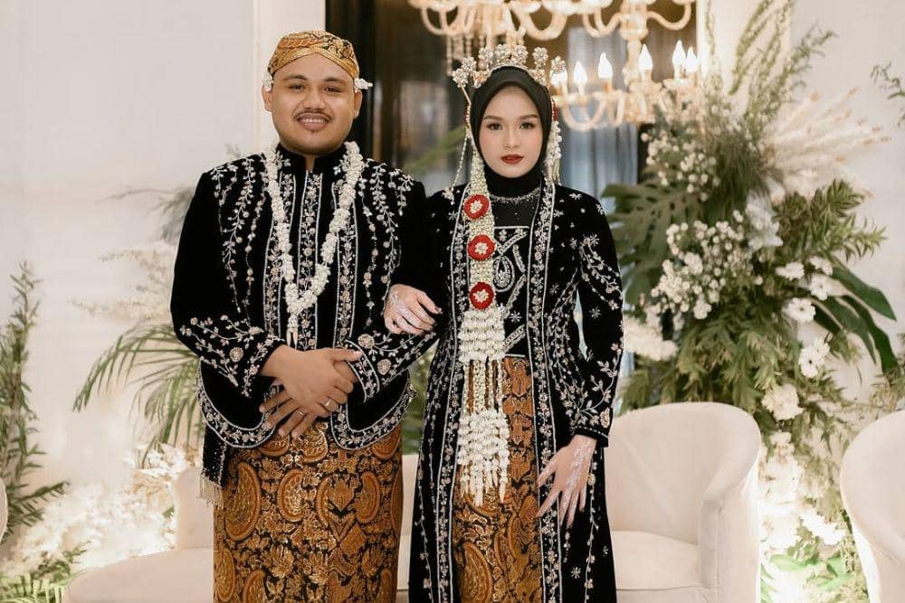 Deretan Artis Kelahiran 2000-an yang Sudah Menikah