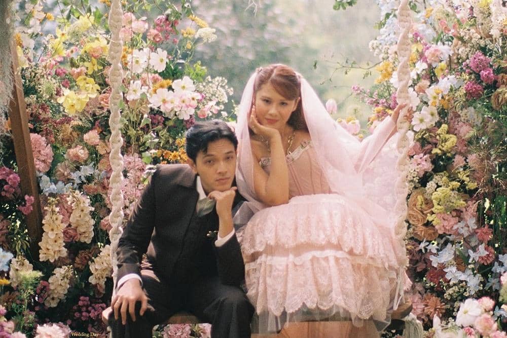 Shot Wedding on film from preparation @cakecaine & @tanjung_______ ..WO - @malinowedding Dekoras.jpg