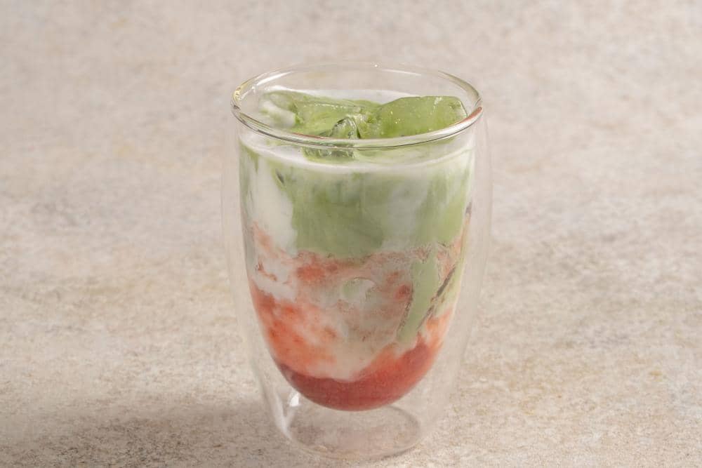 FLOR Matcha Strawberry Latte - 1.jpg