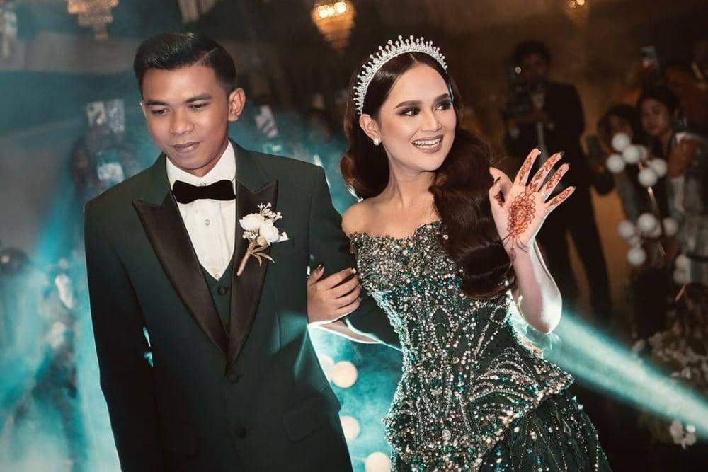 Deretan Artis Kelahiran 2000-an yang Sudah Menikah