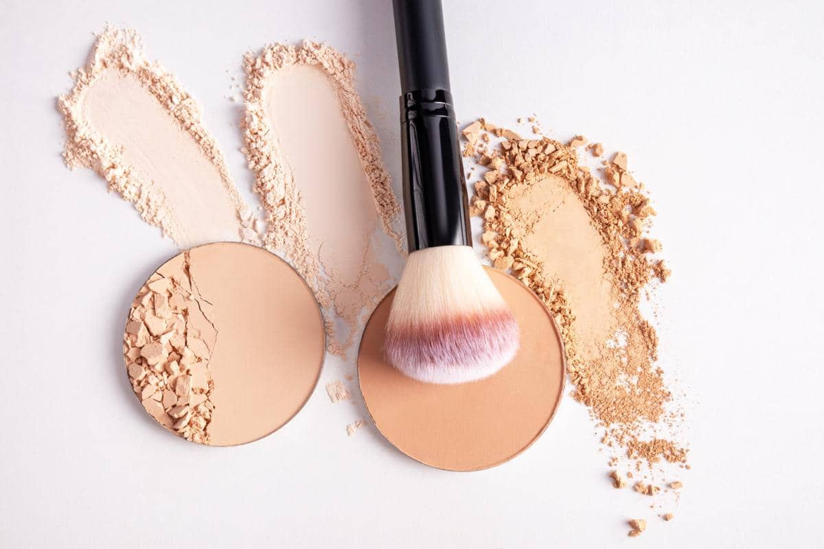 13 Loose Powder Terbaik untuk Mengunci Make Up