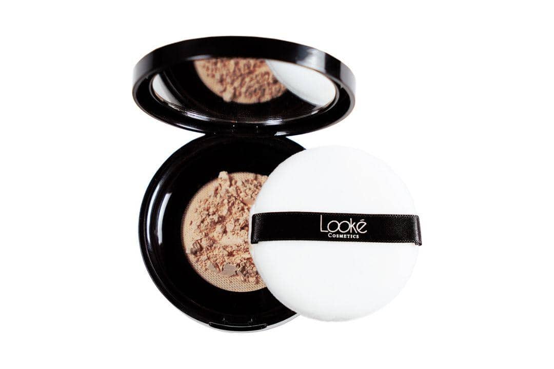 13 Loose Powder Terbaik untuk Mengunci Make Up