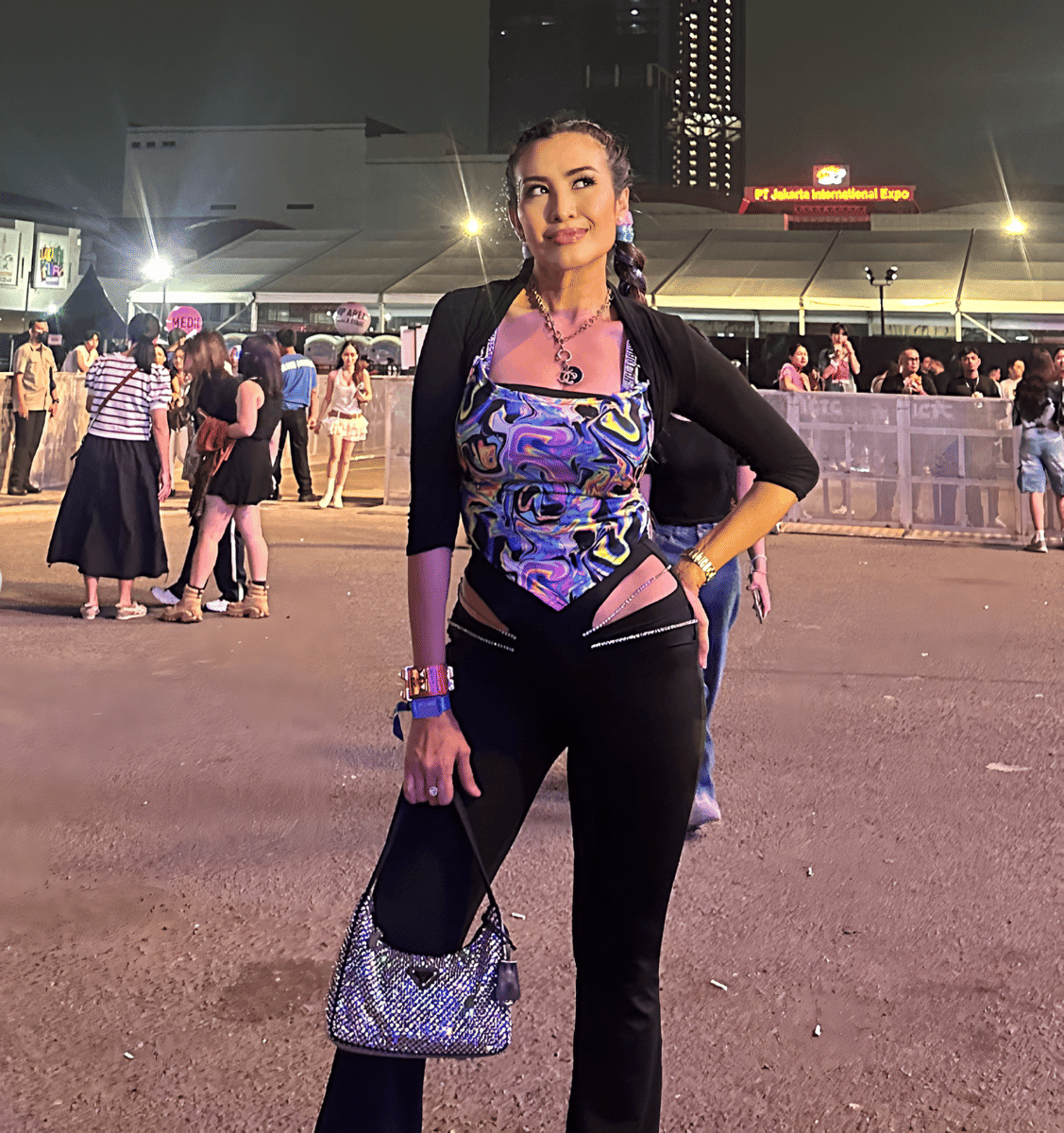 Outfit Nonton Konser Liza Natalia.png