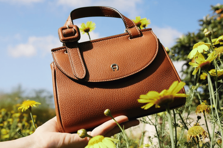 Cover Tas Aigner - instagram.comaignermunich.png