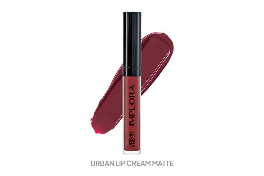 12 Merk Lipstik yang Tahan Lama dan Tidak Luntur saat Makan