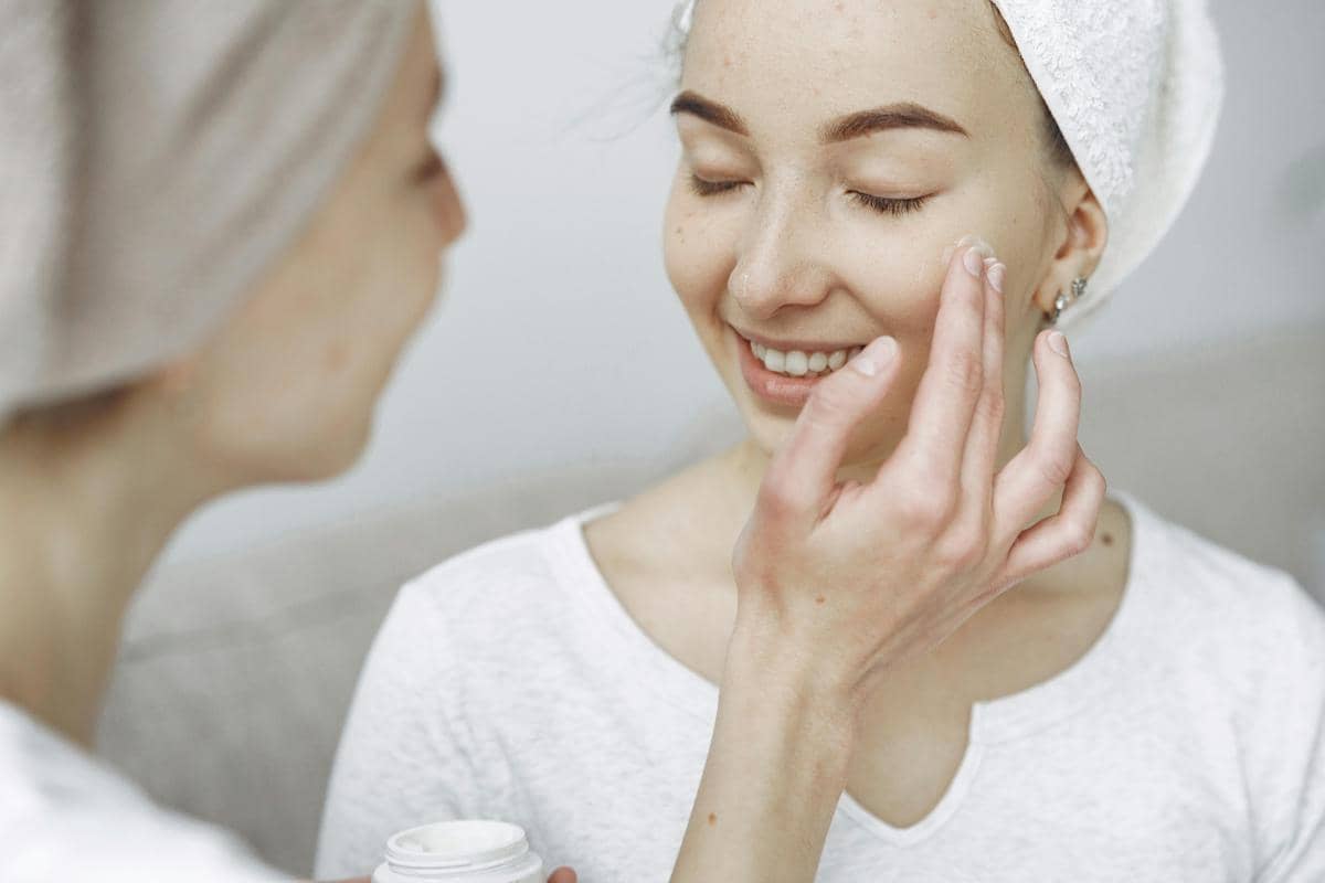 10 Tips Memilih Skincare untuk Kulit Kering agar Senantiasa Lembap