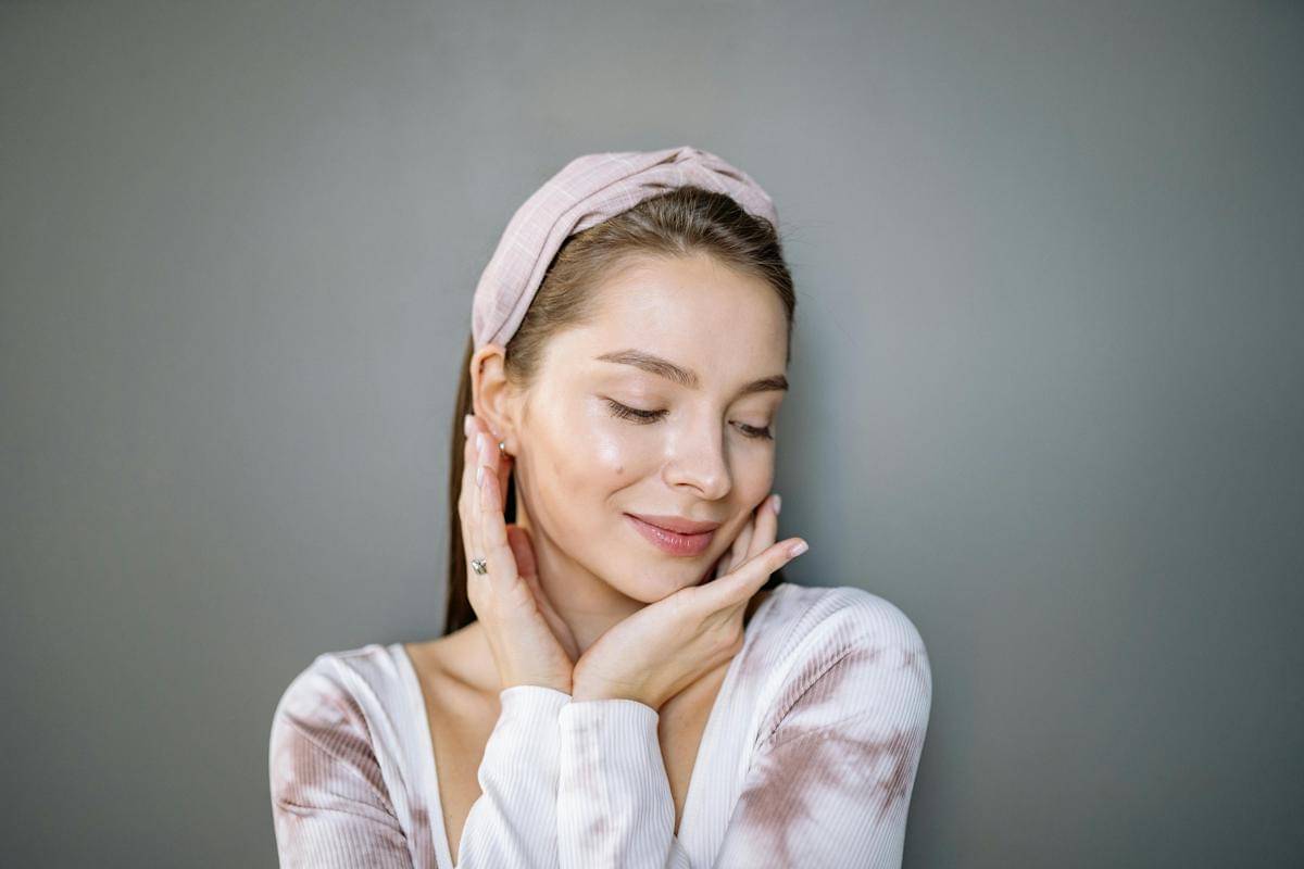 ilustrasi wanita dengan kulit sehat