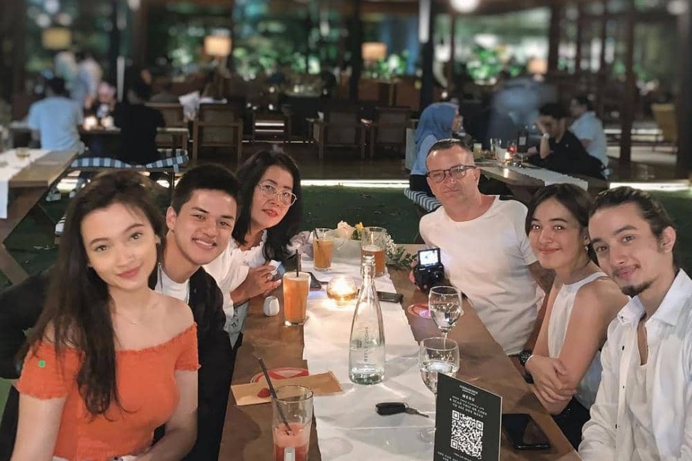 2 leo’s & 4 libra’s.jpg