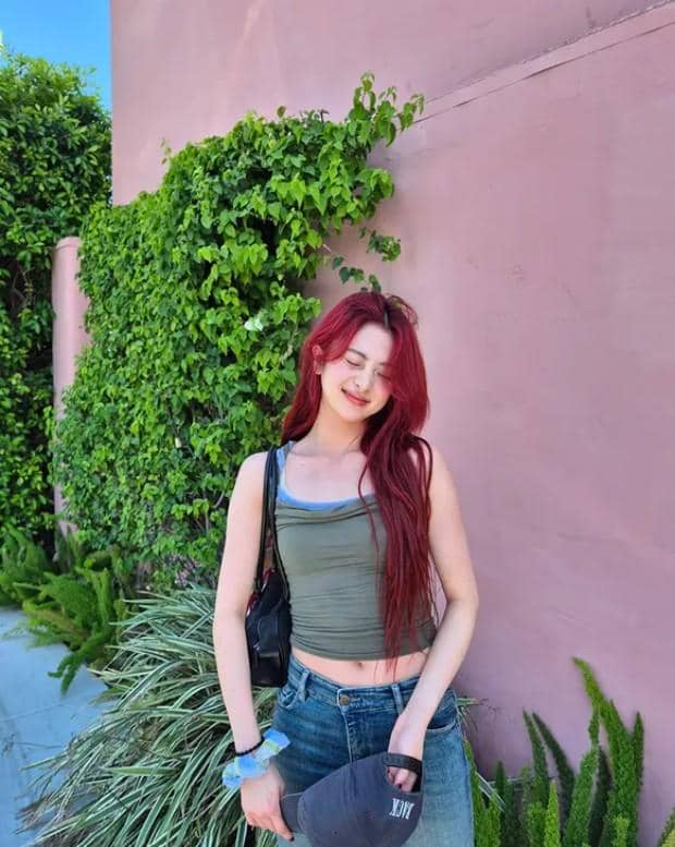 Huh Yunjin LE SSERAFIM