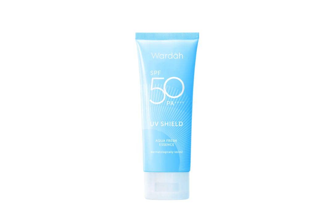 Perbedaan Sunscreen Wardah SPF 50 Biru dan Hijau yang Perlu Kamu Tahu!
