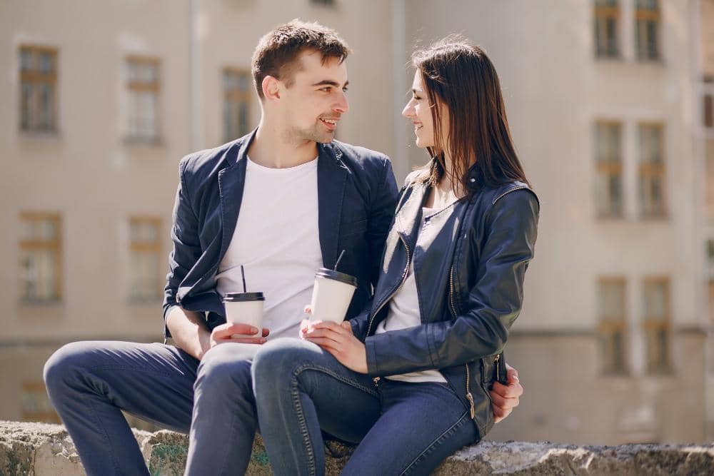 ilustrasi pasangan berkencan (freepik.com/prostooleh)