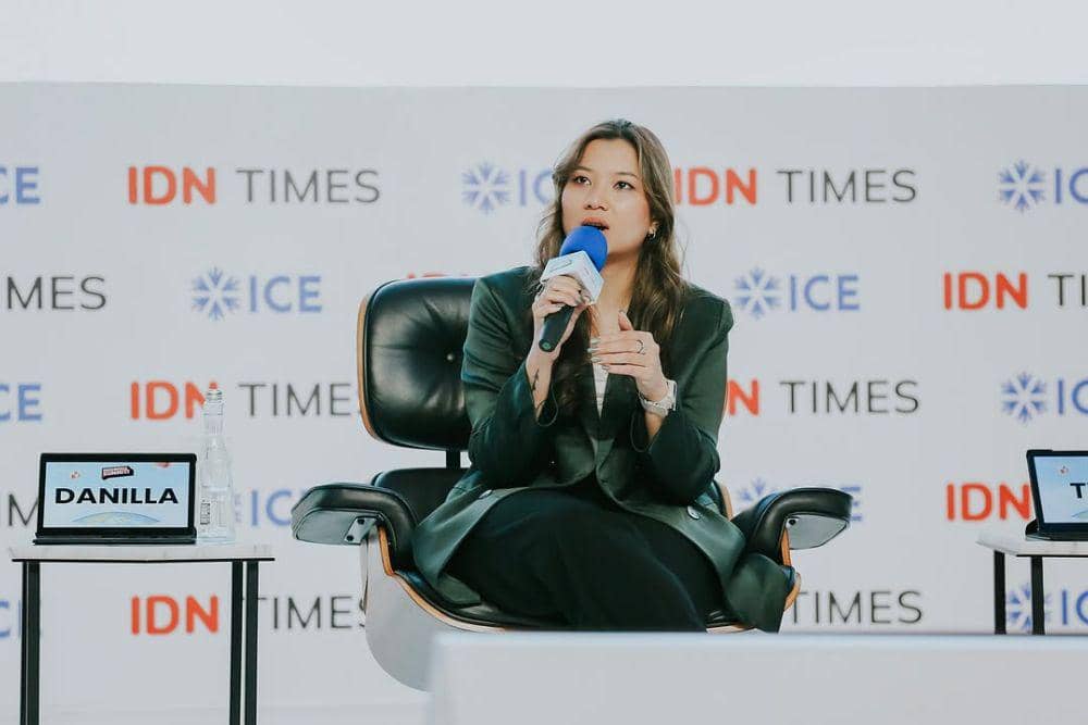 Potret Danilla saat menjadi salah satu pembicara di Indonesia Summit 2025. (instagram.com/indonesia.summit)