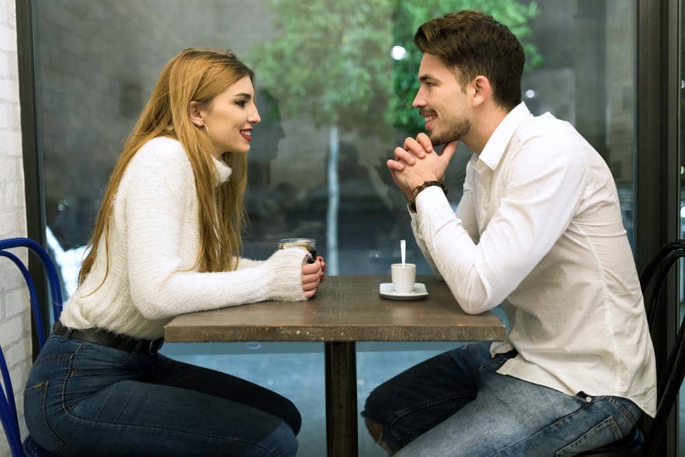 ilustrasi pasangan berkencan (freepik.com/nensuria)