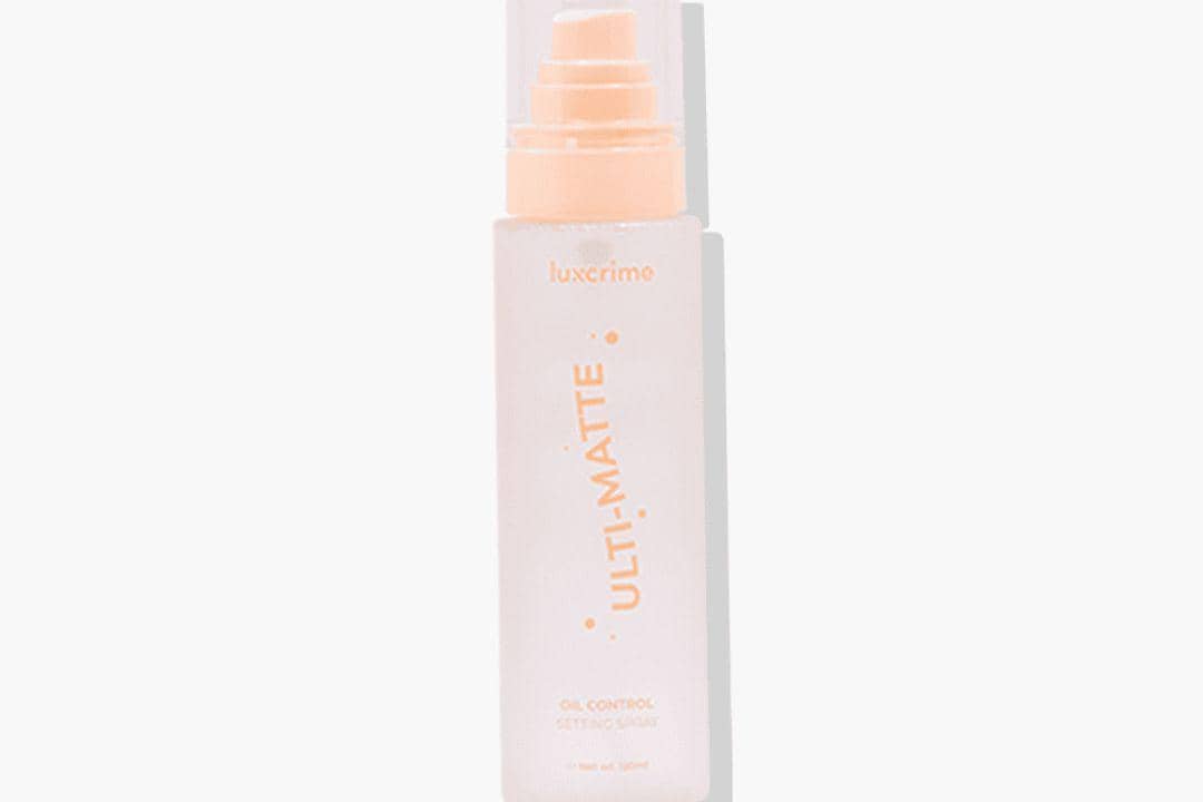 Potret Luxcrime Ulti-Matte Oil Control Setting Spray