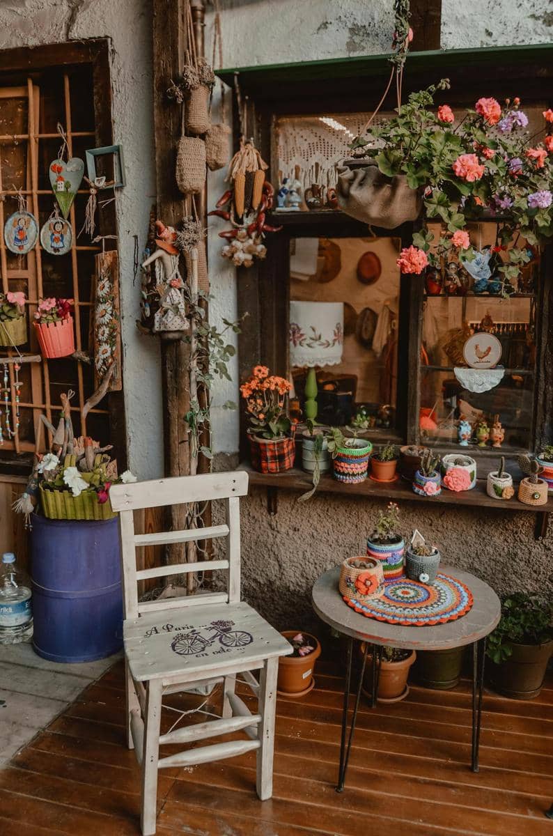 Ide dekor rumah rustic flowery