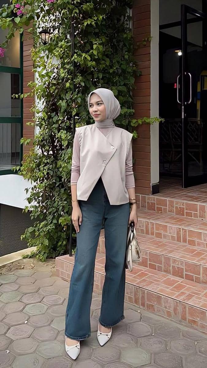 Vest dan Flare Jeans.jpg