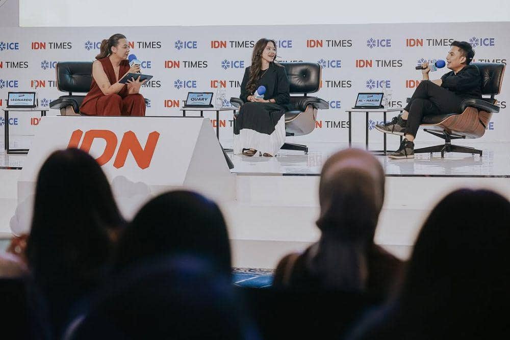Potret Ummi Quary bersama Niko Al-Hakim saat menjadi pembicara di Indonesia Summit 2025. (instagram.com/indonesia.summit)