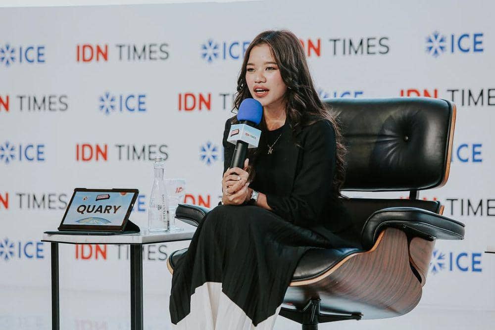 Potret Ummi Quary saat menjadi salah satu pembicara di Indonesia Summit 2025. (instagram.com/indonesia.summit)