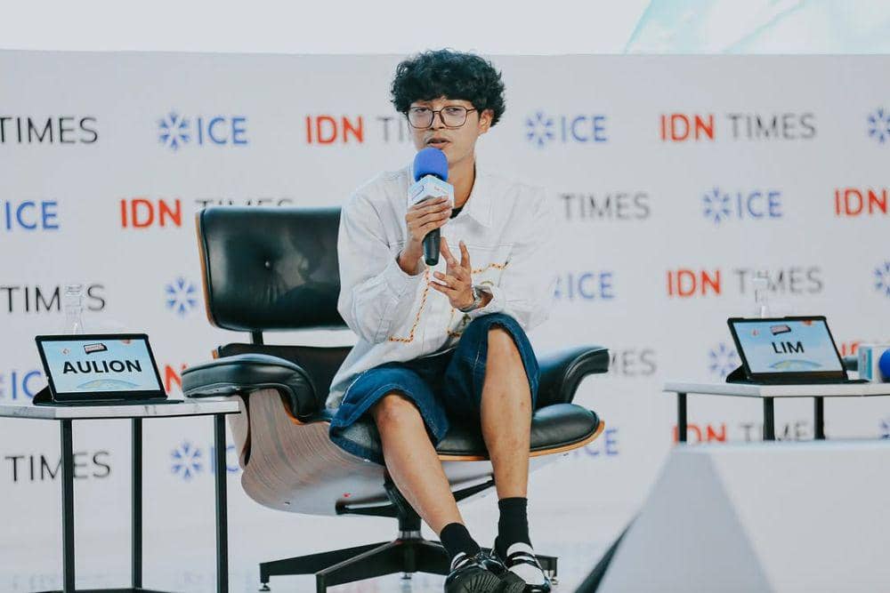 Potret Aulion saat menjadi salah satu pembicara di Indonesia Summit 2025. (instagram.com/indonesia.summit)