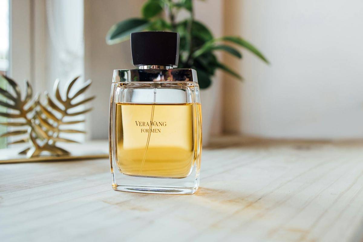 ilustrasi parfum aroma fruity