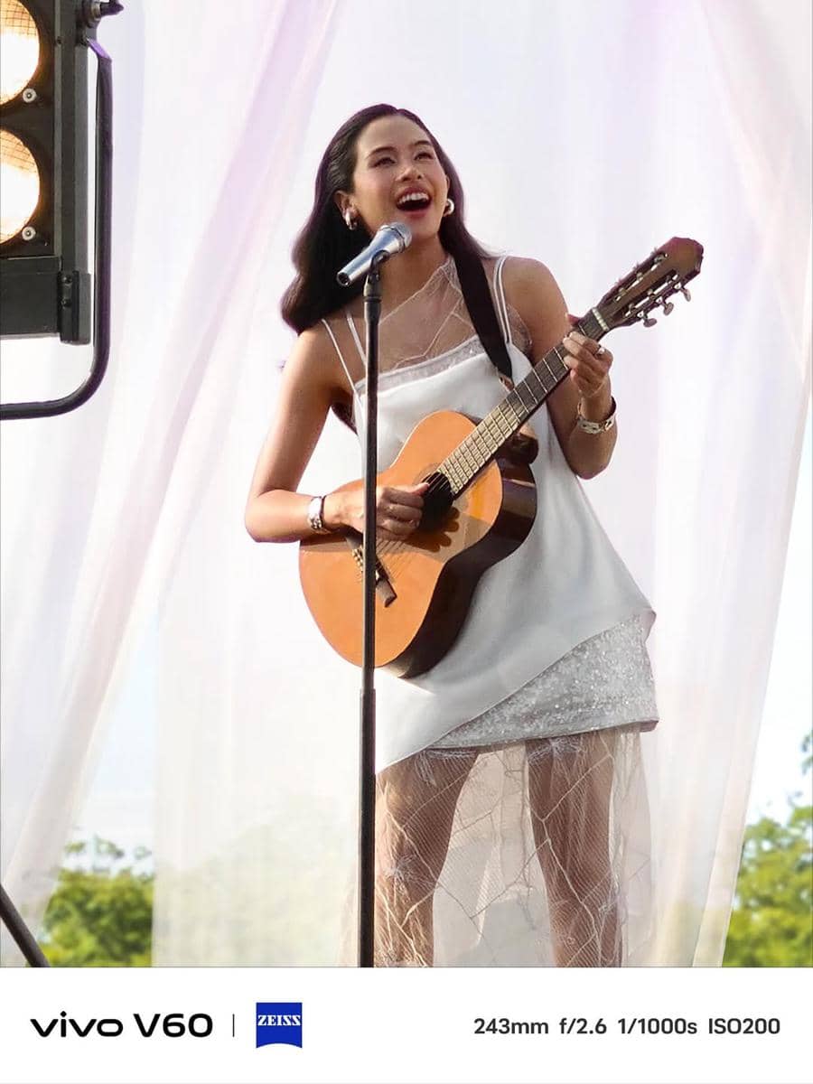 The first 10x Zoom ZEISS Telephoto on our V Series 🔥Ngonten + ngonser gak perlu worry! Sekarang.jpg